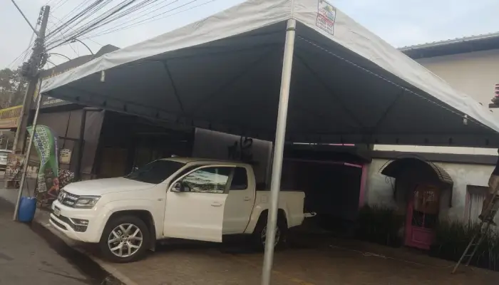 Tenda piramidal para festas aluguel