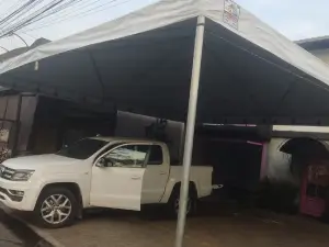 Tenda piramidal para festas aluguel