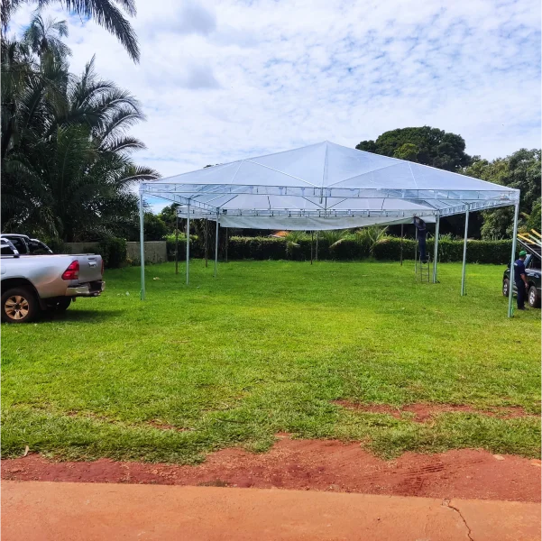 Tenda piramidal para casamento