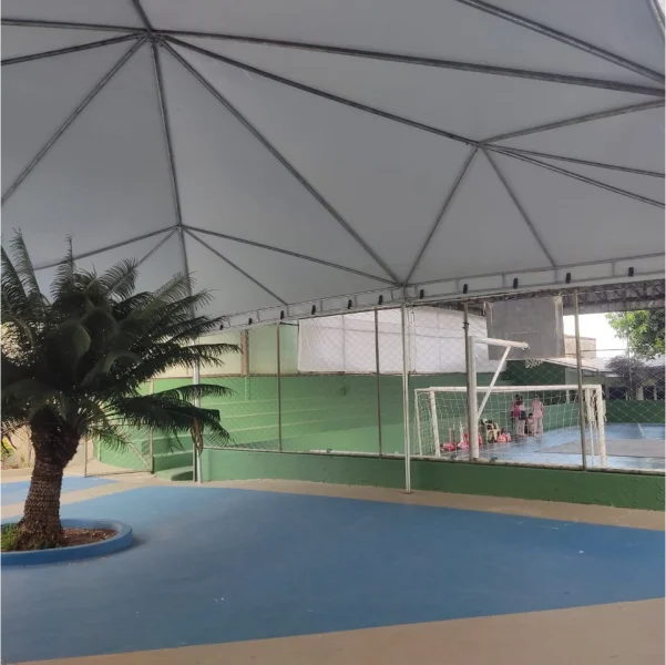 Tenda piramidal para eventos corporativos