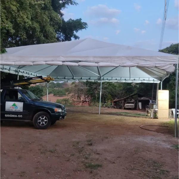 Tenda piramidal para eventos