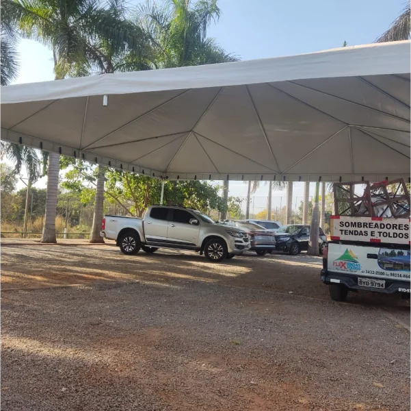 Tenda piramidal para festas